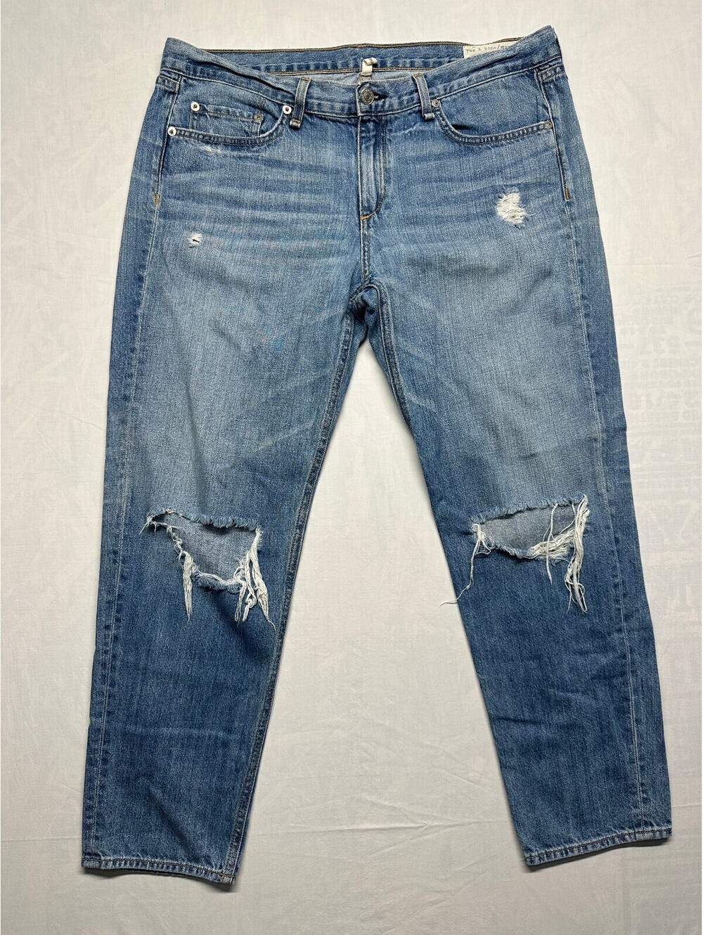 rag & bone Distressed Boyfriend Jeans Medium Wash EUC Size 31
